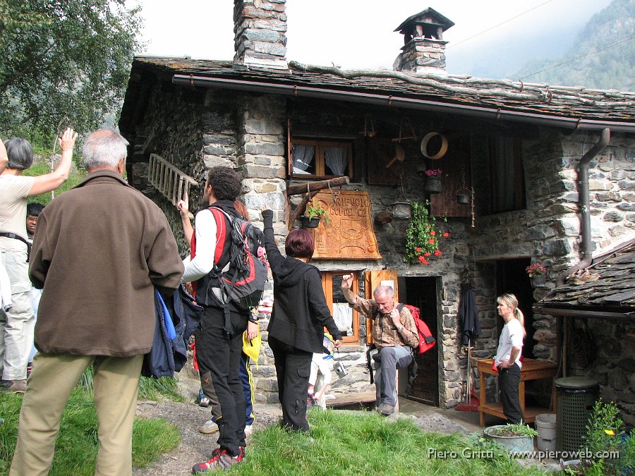 maslnaa-curo 168.jpg - Siamo al ristoro "Rifugio Goi del ca" (tel 034644497)